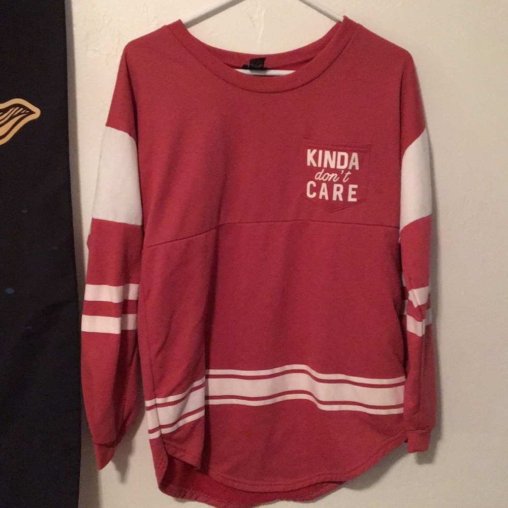 Crew neck sweatshirt.